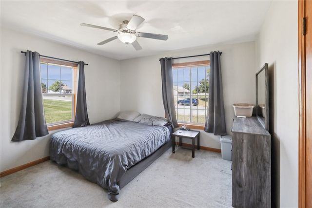 307 3rd Street E, Newhall, IA 52315