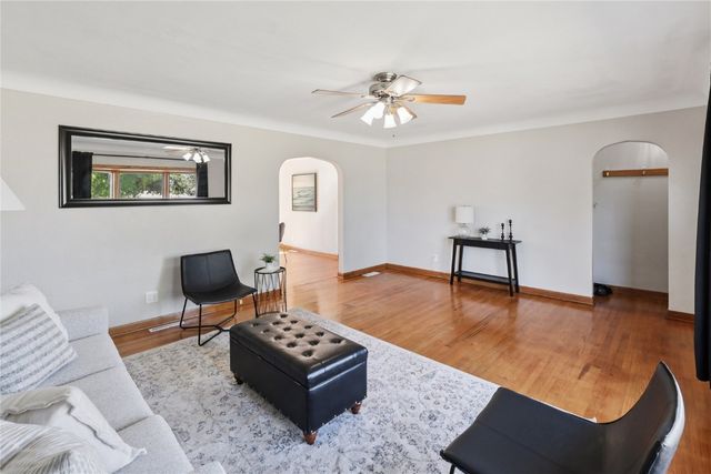 307 3rd Street E, Newhall, IA 52315