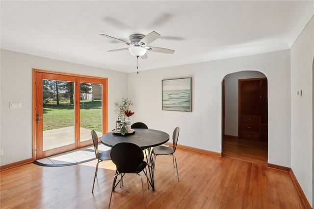 307 3rd Street E, Newhall, IA 52315