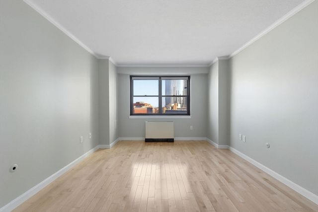 9 Hawthorne Place 11J, Boston, MA 02114