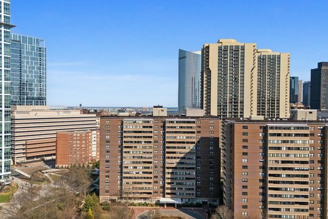 9 Hawthorne Place 11J, Boston, MA 02114