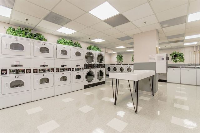 9 Hawthorne Place 11J, Boston, MA 02114