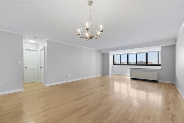 9 Hawthorne Place 11J, Boston, MA 02114