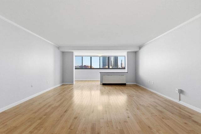 9 Hawthorne Place 11J, Boston, MA 02114