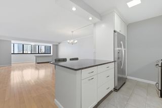 9 Hawthorne Place 11J, Boston, MA 02114