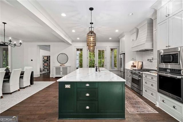 124 Long Shadows Drive, Alpharetta, GA 30004