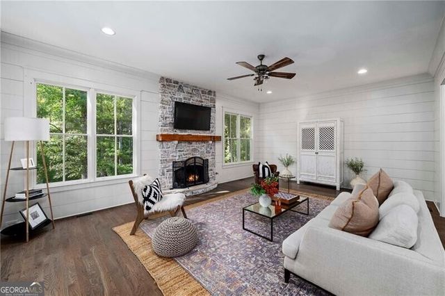 124 Long Shadows Drive, Alpharetta, GA 30004