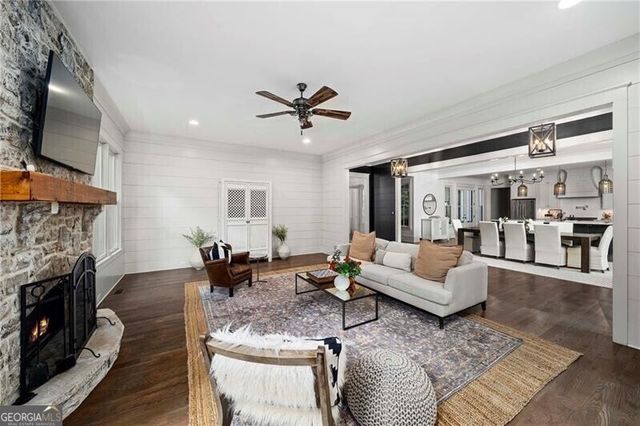 124 Long Shadows Drive, Alpharetta, GA 30004