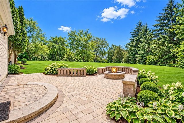 7 Willow Bay Drive, South Barrington, IL 60010