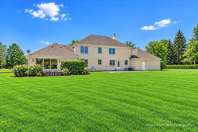 7 Willow Bay Drive, South Barrington, IL 60010