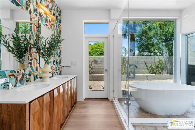 2839 N Davis Way, Palm Springs, CA 92262