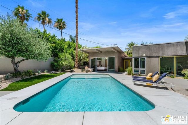 2839 N Davis Way, Palm Springs, CA 92262