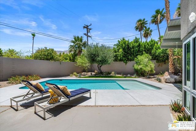 2839 N Davis Way, Palm Springs, CA 92262