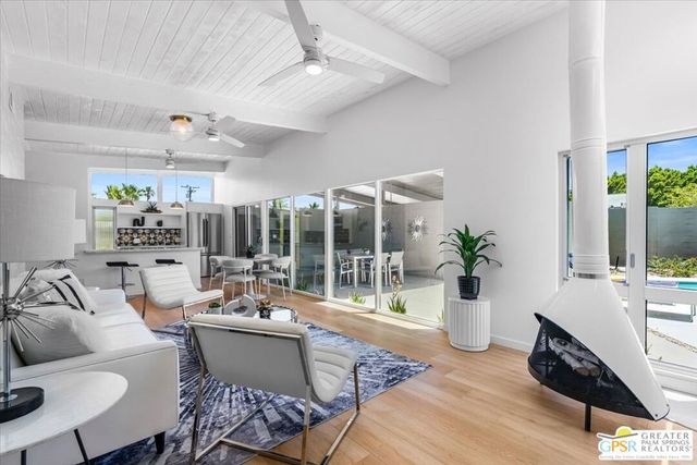 2839 N Davis Way, Palm Springs, CA 92262