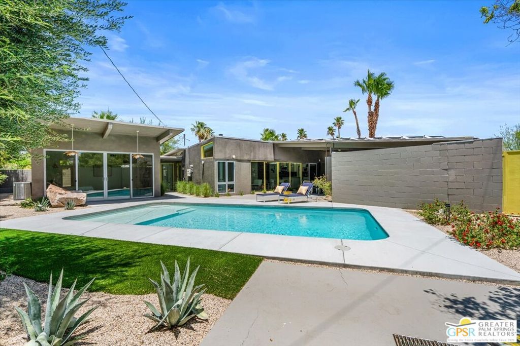 2839 N Davis Way, Palm Springs, CA 92262