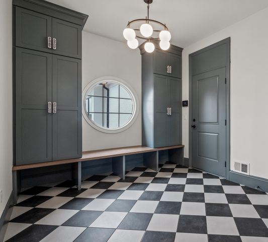 244 Barton Shore Drive 1, Barton Hills Vllg, MI 48105
