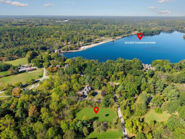 244 Barton Shore Drive 1, Barton Hills Vllg, MI 48105