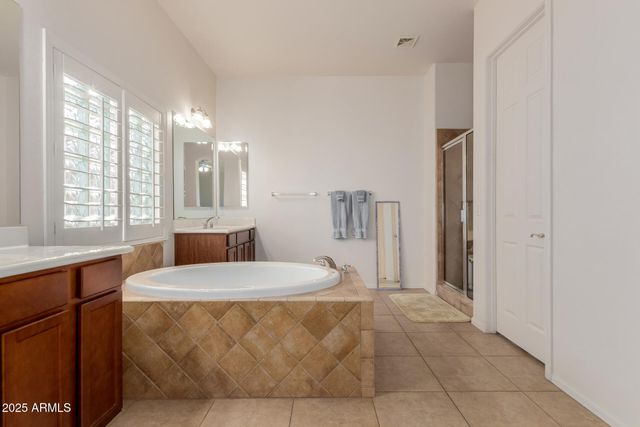 3136 E CASTANETS Drive, Gilbert, AZ 85298