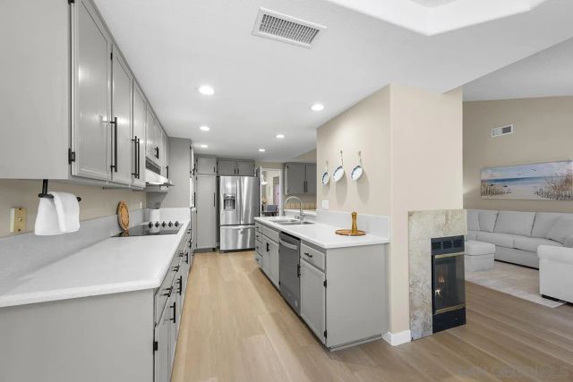 11821 Calle Parral, San Diego, CA 92128