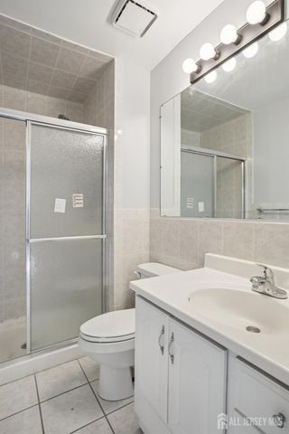 204 Hampshire Court, Piscataway, NJ 08854