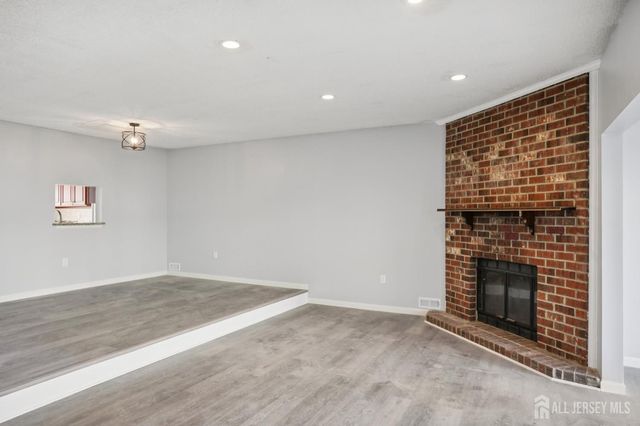 204 Hampshire Court, Piscataway, NJ 08854