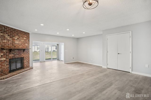 204 Hampshire Court, Piscataway, NJ 08854