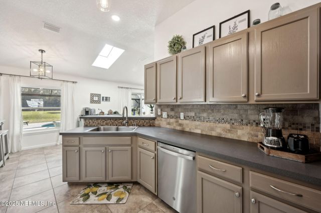 86885 WORTHINGTON Drive, Yulee, FL 32097