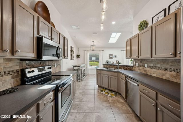 86885 WORTHINGTON Drive, Yulee, FL 32097