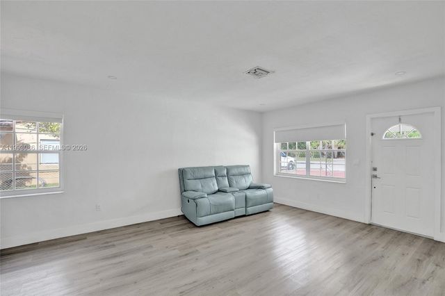 4326 NW 4th St, Miami, FL 33126