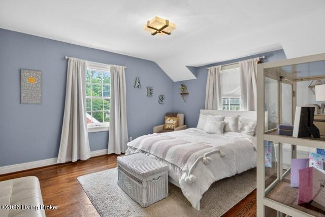 3250 Lexington Rd, Louisville, KY 40206