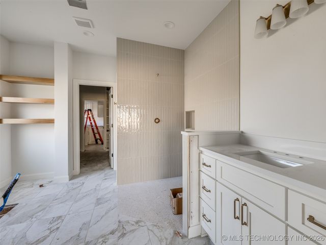 2839 E 142nd Street S, Bixby, OK 74008