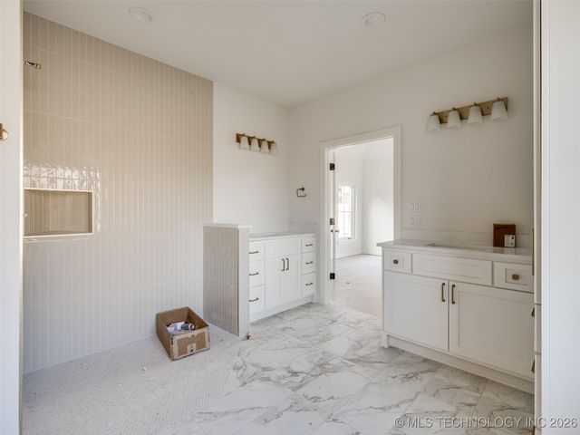 2839 E 142nd Street S, Bixby, OK 74008