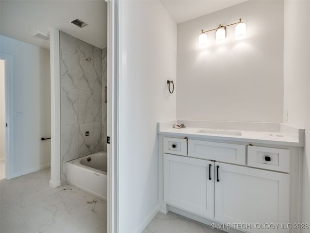 2839 E 142nd Street S, Bixby, OK 74008