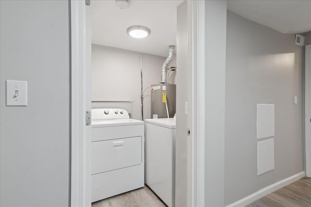 1360 Decker Road, Walled Lake, MI 48390