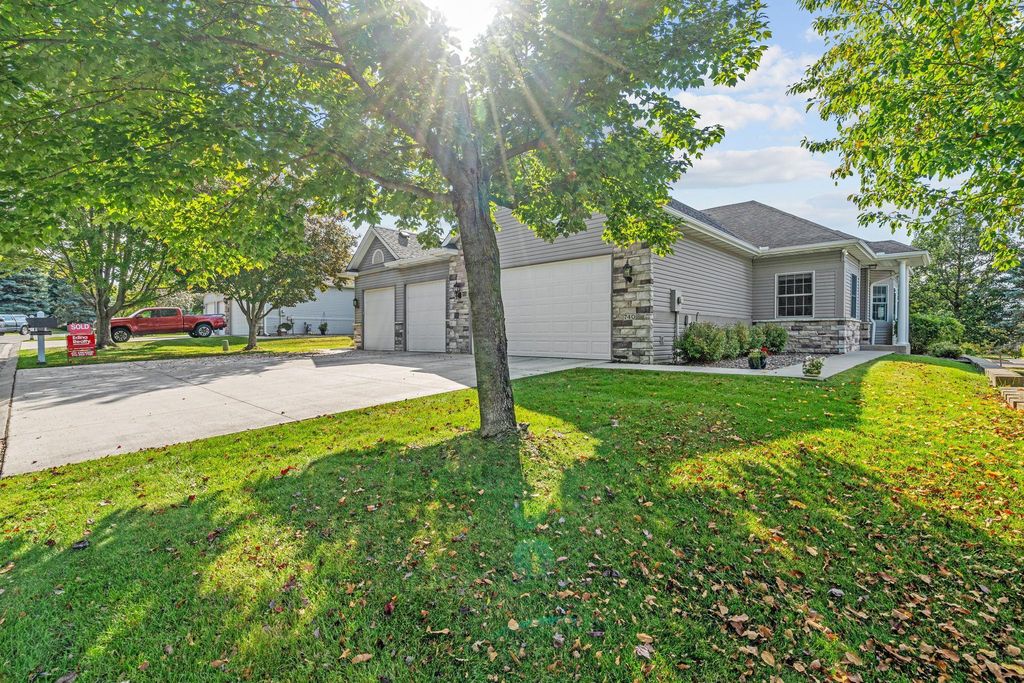 740 Gilfillan Lane, White Bear Twp, MN 55127