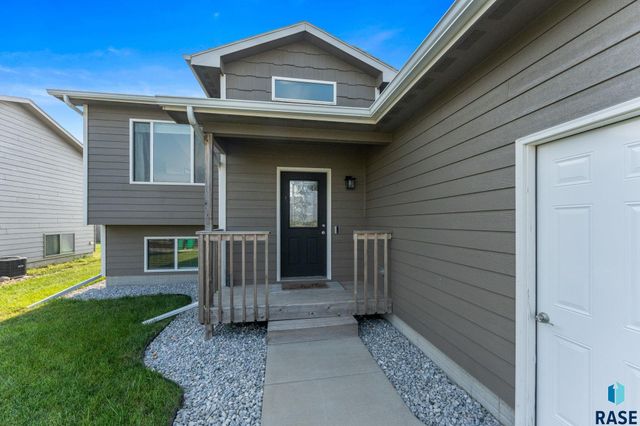 4024 S Sparta Ave Avenue, Sioux Falls, SD 57110