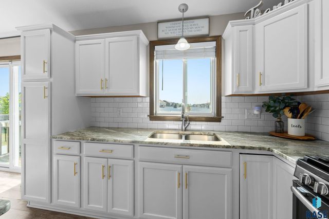 4024 S Sparta Ave Avenue, Sioux Falls, SD 57110