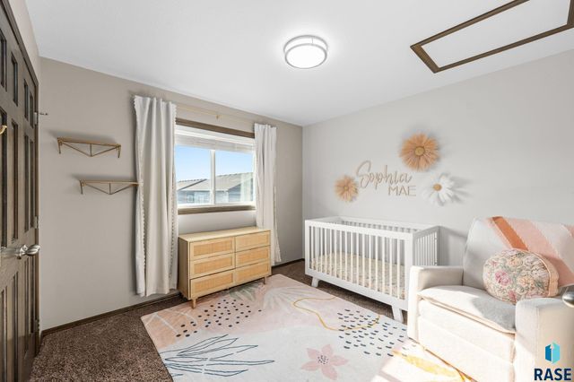 4024 S Sparta Ave Avenue, Sioux Falls, SD 57110