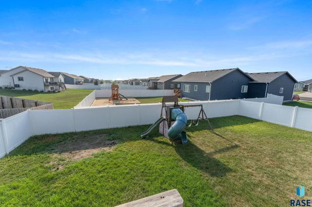 4024 S Sparta Ave Avenue, Sioux Falls, SD 57110