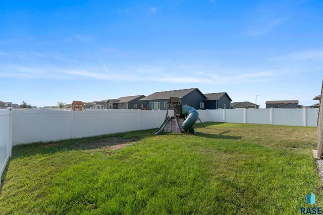 4024 S Sparta Ave Avenue, Sioux Falls, SD 57110