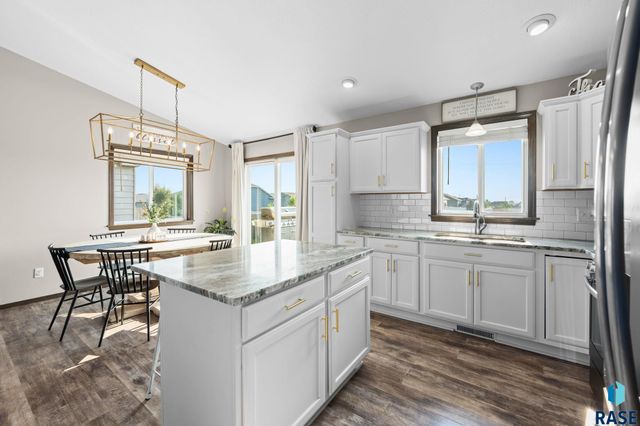 4024 S Sparta Ave Avenue, Sioux Falls, SD 57110