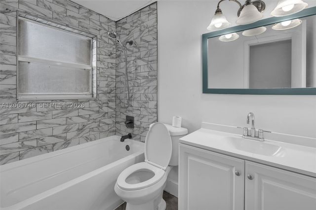 1640 NE 33rd St, Pompano Beach, FL 33064