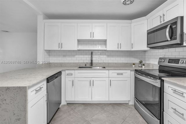 1640 NE 33rd St, Pompano Beach, FL 33064