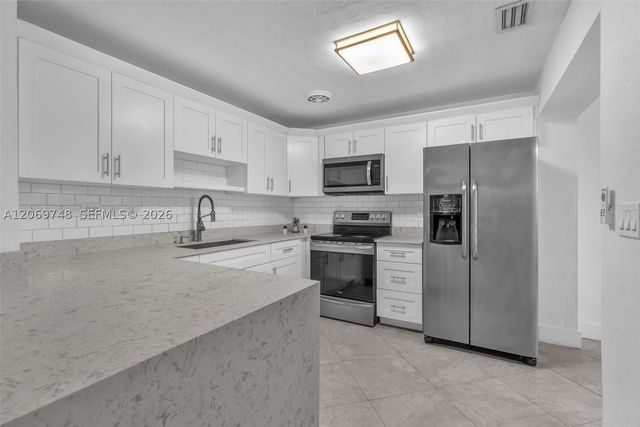 1640 NE 33rd St, Pompano Beach, FL 33064