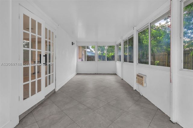 1640 NE 33rd St, Pompano Beach, FL 33064