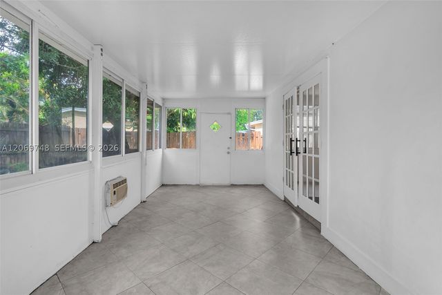 1640 NE 33rd St, Pompano Beach, FL 33064