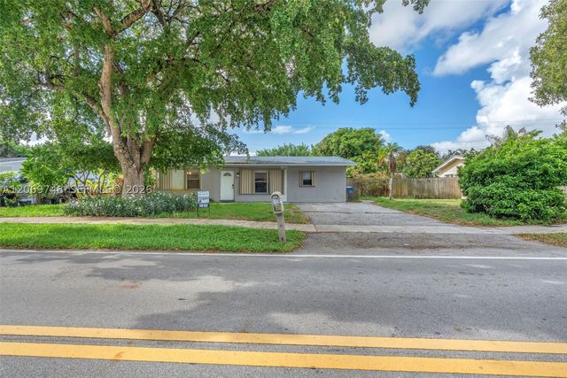 1640 NE 33rd St, Pompano Beach, FL 33064