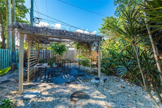 171 SE 6th Avenue, Deerfield Beach, FL 33441