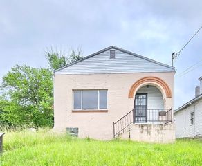 415 N 4th St, Clairton, PA 15025