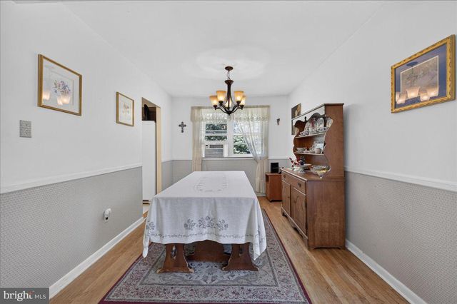 74 GLEN DR, Yardley, PA 19067